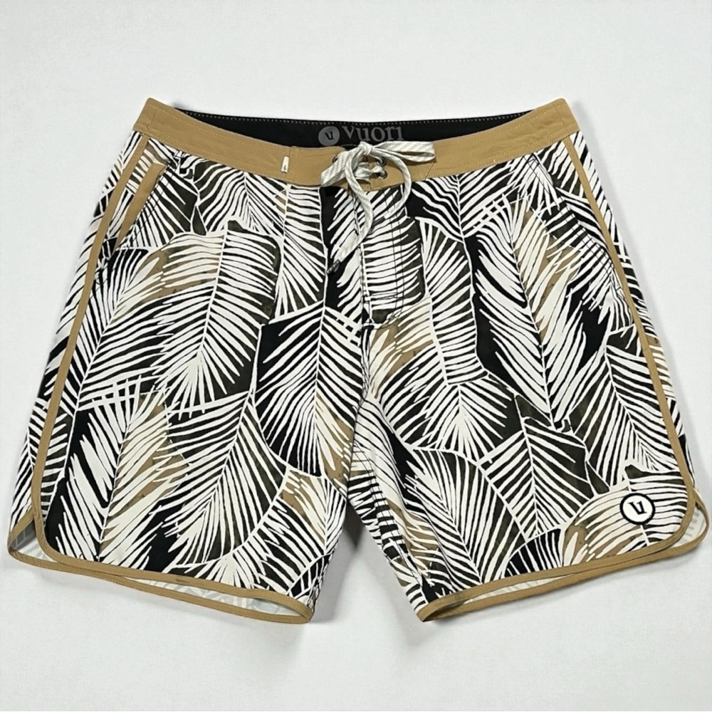 Vuori Cruise Board Shorts Wheat Fonds Pattern Size 32/8
